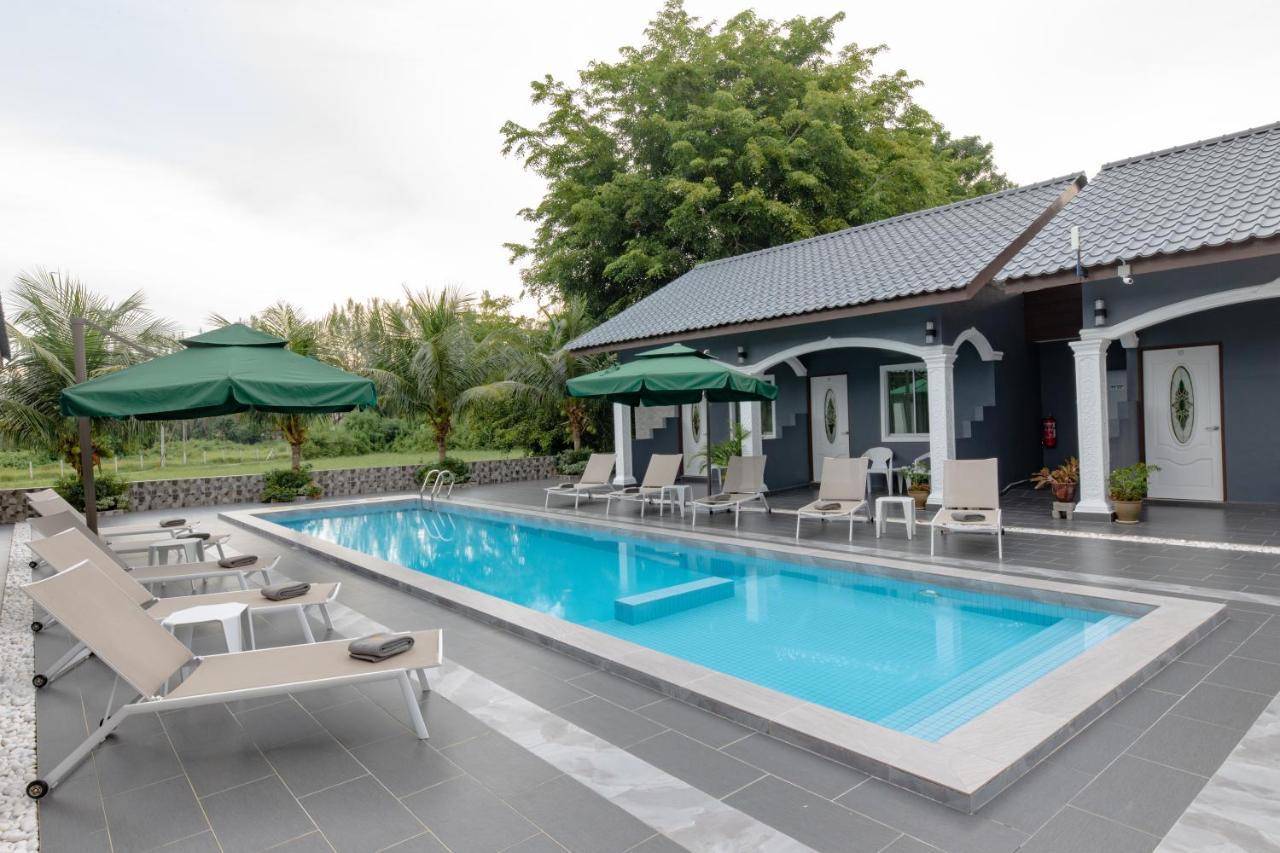 Cenang Rooms With Pool By Virgo Star Resort Pantai Cenang  Kültér fotó